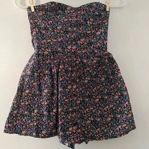 Pins & Needles Dark Floral Sweetheart neck Juniors Romper